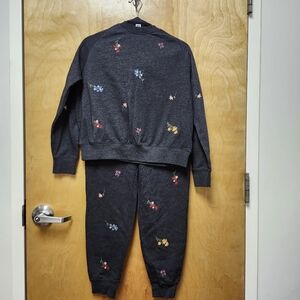 Old Navy Size M Gray Floral Embroidered Sweatshirt & Jogger Lounge Set